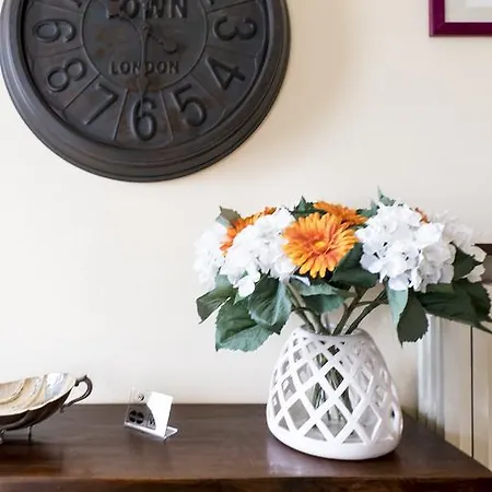 & Breakfast Angela Felino