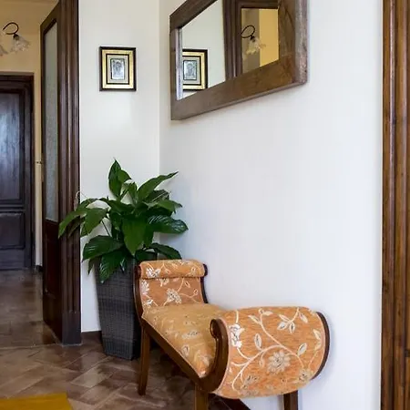 & Breakfast Angela Felino