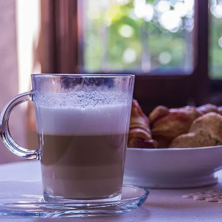 Alojamento de Acomodação e Pequeno-almoço & Breakfast Angela Felino